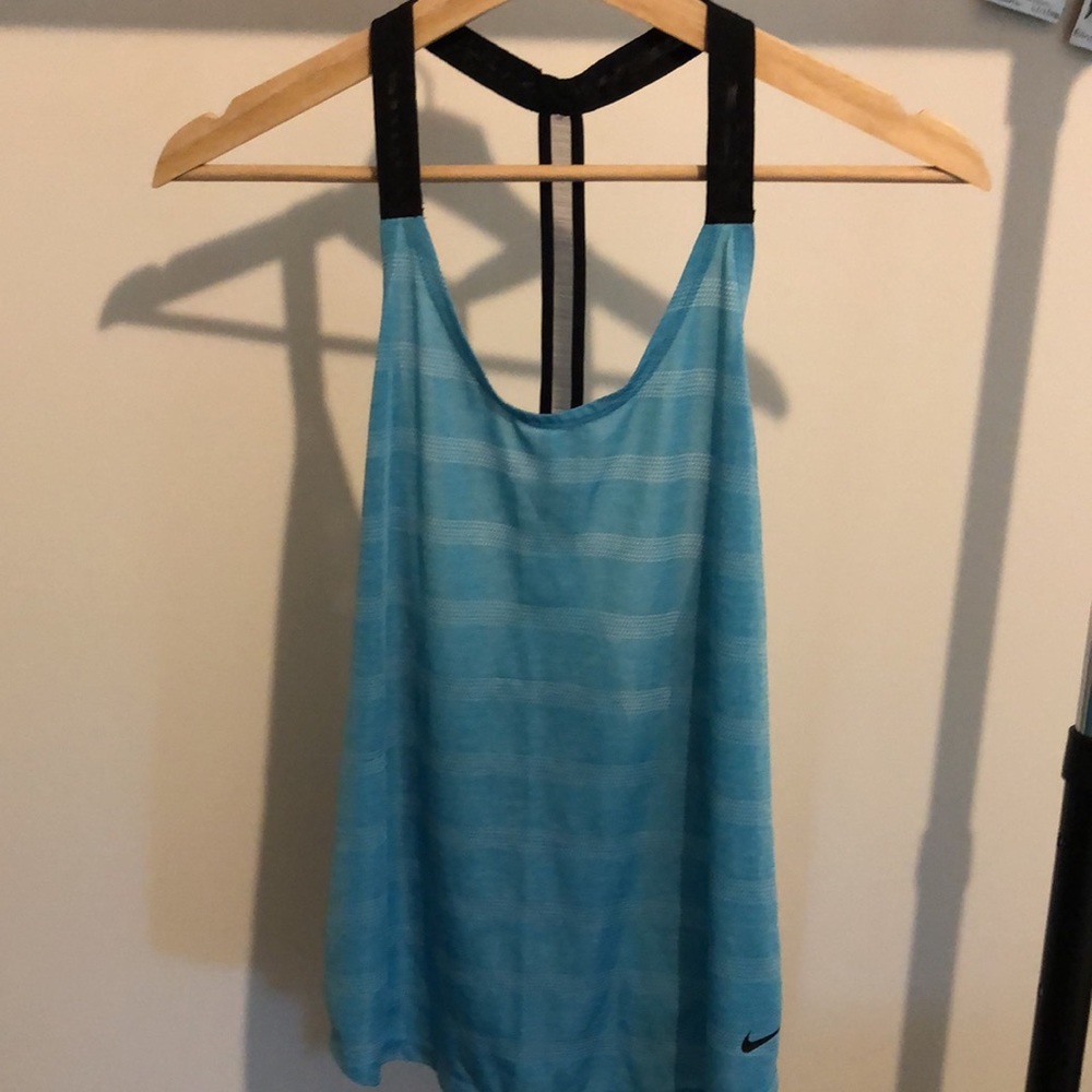 Nike Lightweight Loose Fit Athletic Top, size S